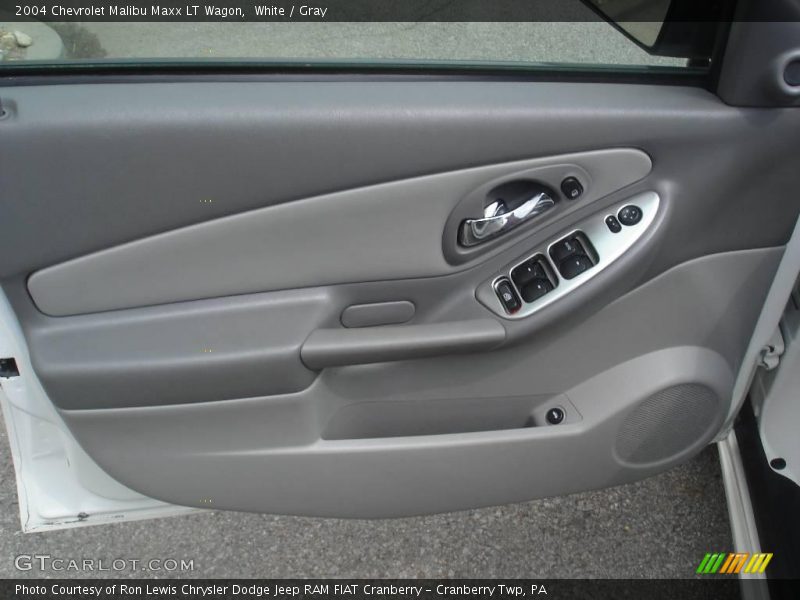 White / Gray 2004 Chevrolet Malibu Maxx LT Wagon