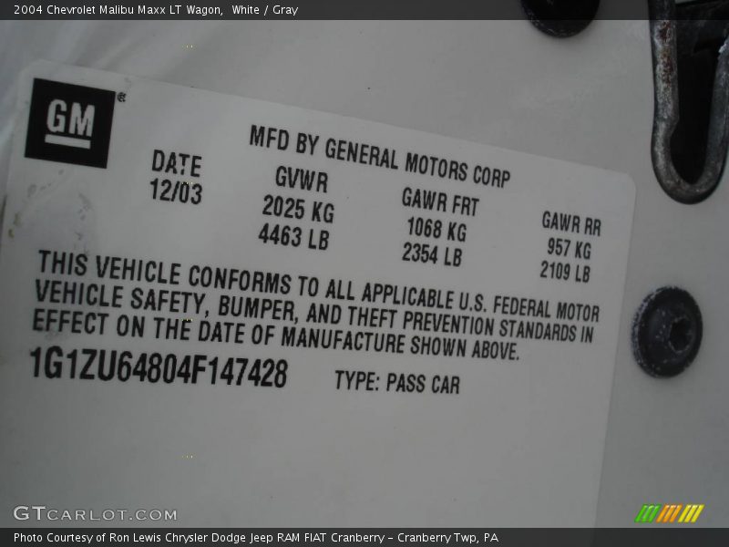 White / Gray 2004 Chevrolet Malibu Maxx LT Wagon