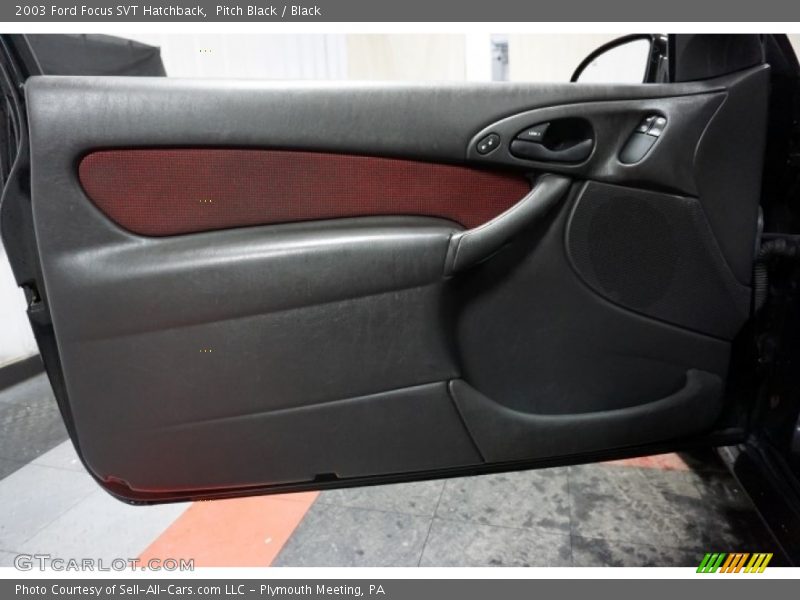 Pitch Black / Black 2003 Ford Focus SVT Hatchback