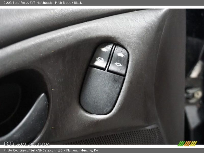 Pitch Black / Black 2003 Ford Focus SVT Hatchback