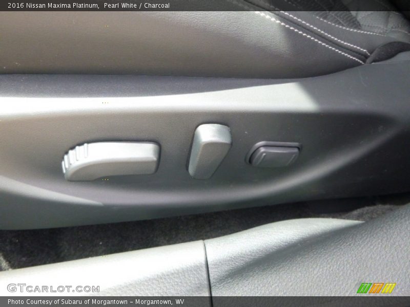 Pearl White / Charcoal 2016 Nissan Maxima Platinum