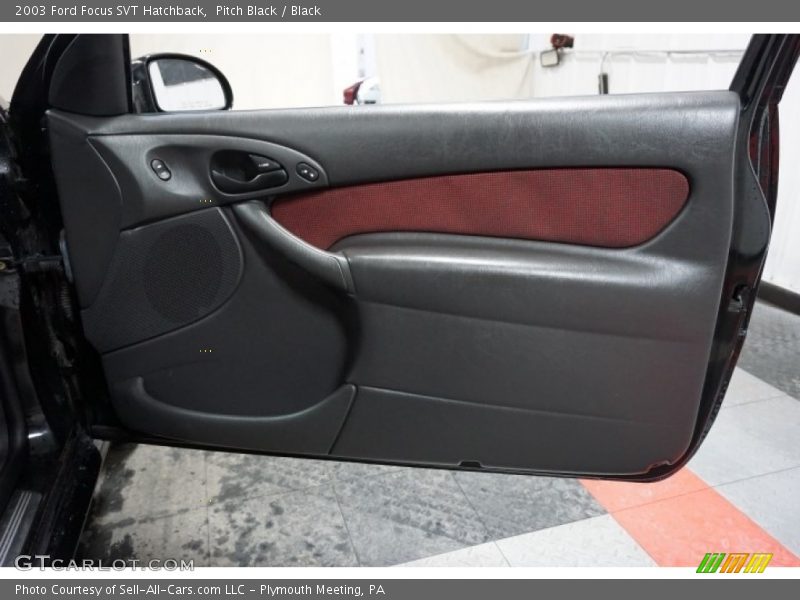 Pitch Black / Black 2003 Ford Focus SVT Hatchback