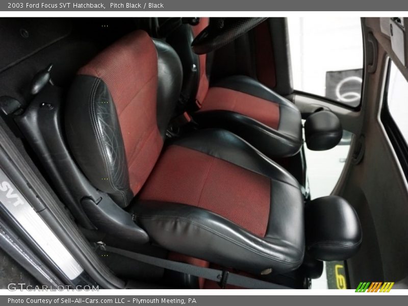 Pitch Black / Black 2003 Ford Focus SVT Hatchback