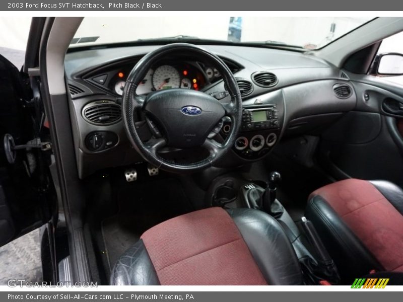 Pitch Black / Black 2003 Ford Focus SVT Hatchback