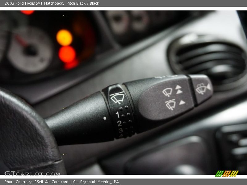 Pitch Black / Black 2003 Ford Focus SVT Hatchback