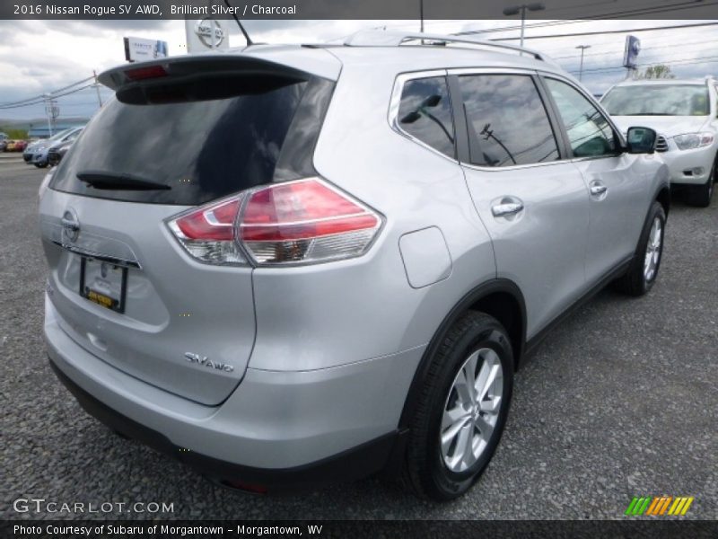Brilliant Silver / Charcoal 2016 Nissan Rogue SV AWD