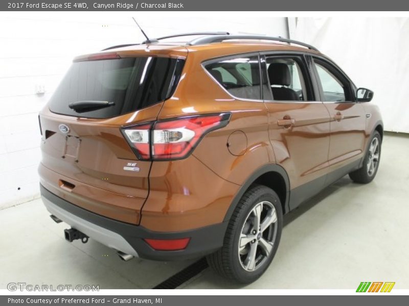 Canyon Ridge / Charcoal Black 2017 Ford Escape SE 4WD