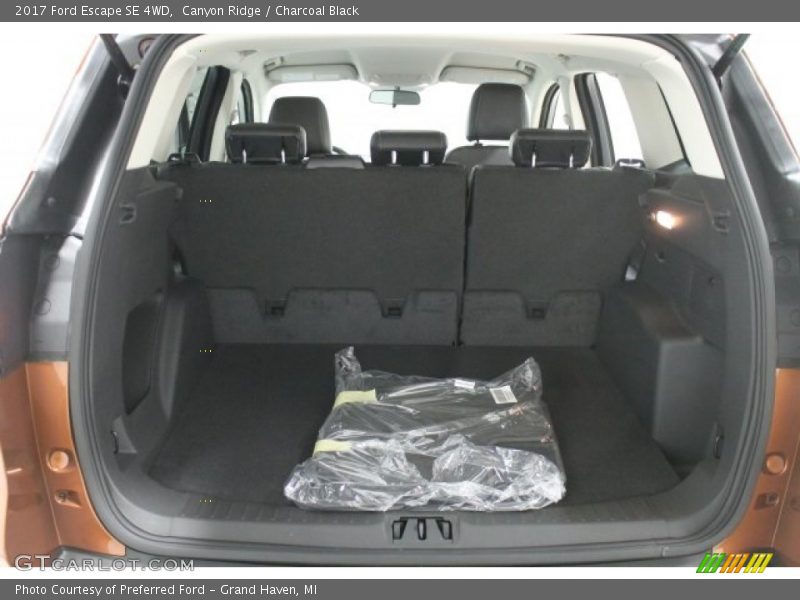  2017 Escape SE 4WD Trunk