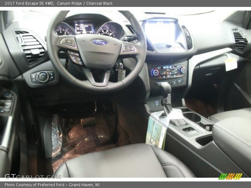 Canyon Ridge / Charcoal Black 2017 Ford Escape SE 4WD