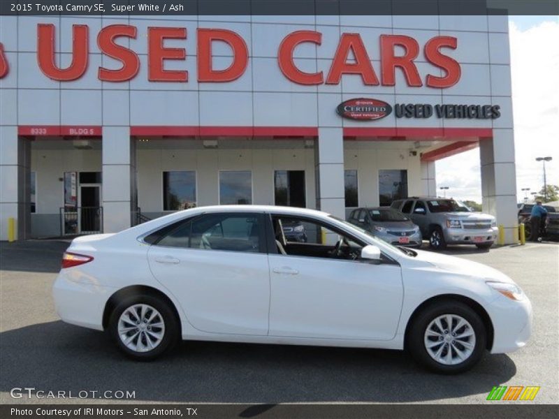 Super White / Ash 2015 Toyota Camry SE