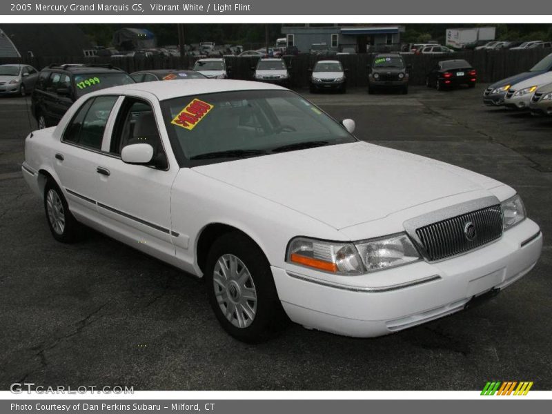 Vibrant White / Light Flint 2005 Mercury Grand Marquis GS