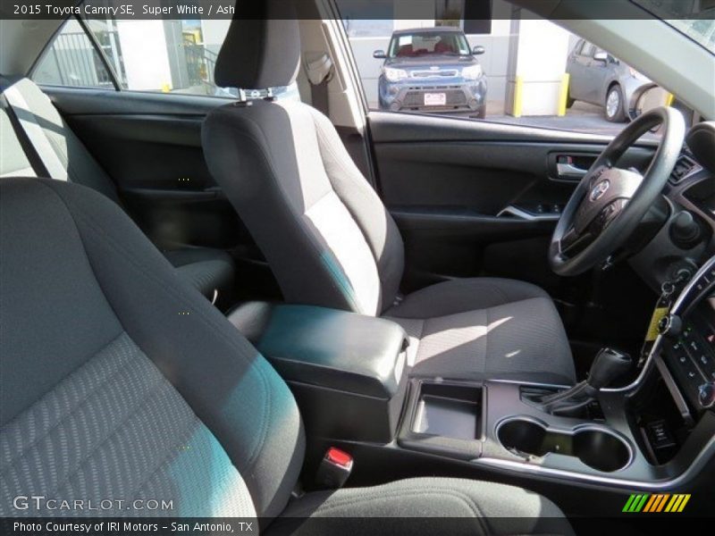 Super White / Ash 2015 Toyota Camry SE