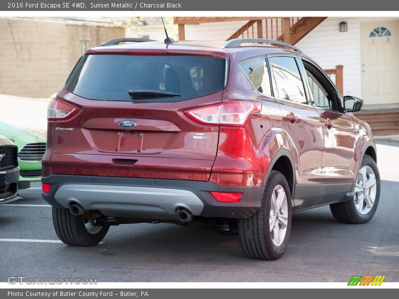 Sunset Metallic / Charcoal Black 2016 Ford Escape SE 4WD