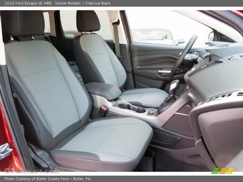 Sunset Metallic / Charcoal Black 2016 Ford Escape SE 4WD