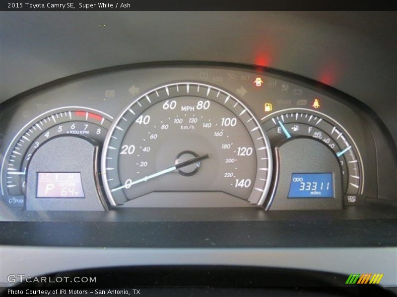 Super White / Ash 2015 Toyota Camry SE