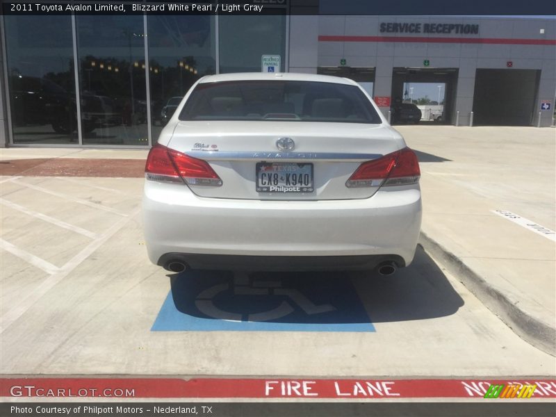 Blizzard White Pearl / Light Gray 2011 Toyota Avalon Limited