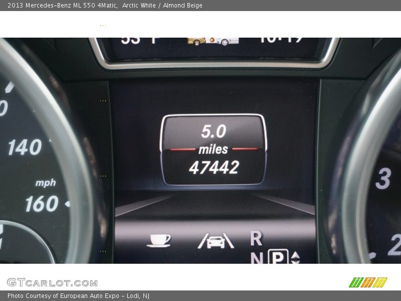 Arctic White / Almond Beige 2013 Mercedes-Benz ML 550 4Matic