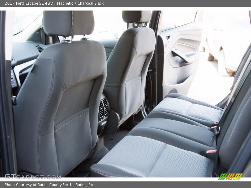 Magnetic / Charcoal Black 2017 Ford Escape SE 4WD