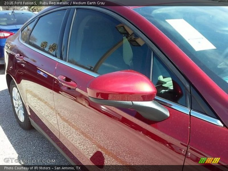 Ruby Red Metallic / Medium Earth Gray 2016 Ford Fusion S