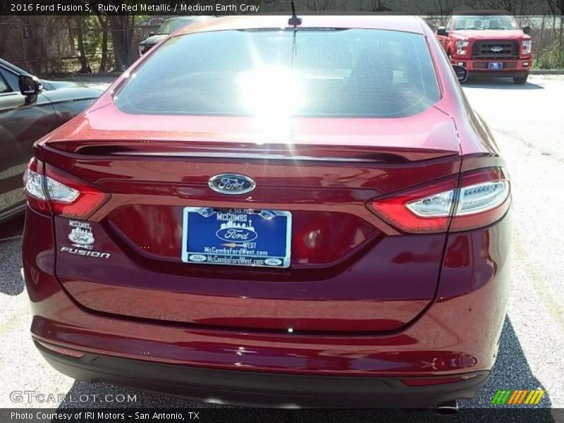 Ruby Red Metallic / Medium Earth Gray 2016 Ford Fusion S