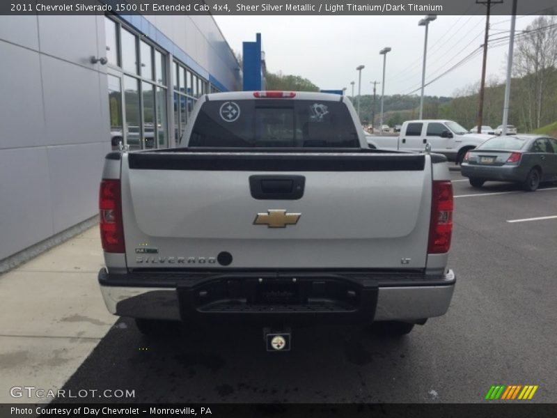 Sheer Silver Metallic / Light Titanium/Dark Titanium 2011 Chevrolet Silverado 1500 LT Extended Cab 4x4