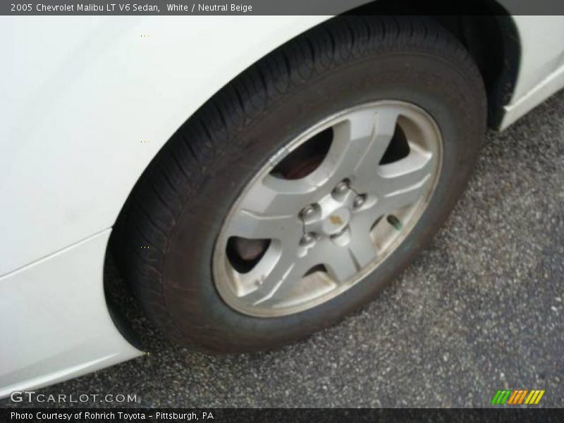 White / Neutral Beige 2005 Chevrolet Malibu LT V6 Sedan