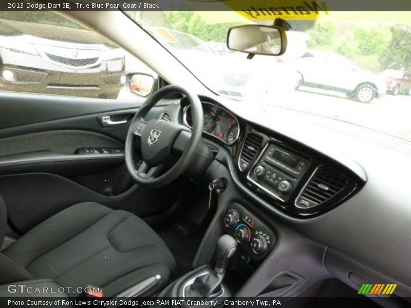 True Blue Pearl Coat / Black 2013 Dodge Dart SE