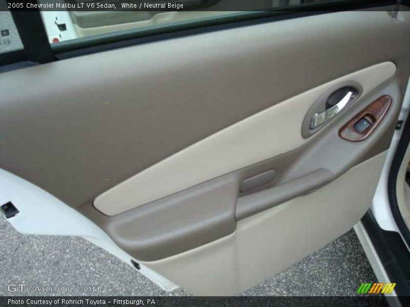White / Neutral Beige 2005 Chevrolet Malibu LT V6 Sedan