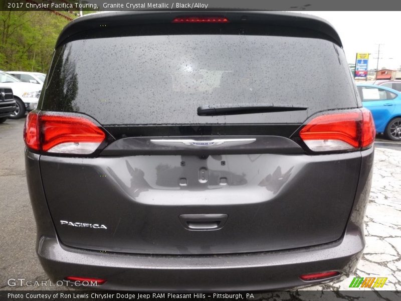 Granite Crystal Metallic / Black/Alloy 2017 Chrysler Pacifica Touring