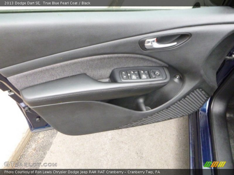 True Blue Pearl Coat / Black 2013 Dodge Dart SE