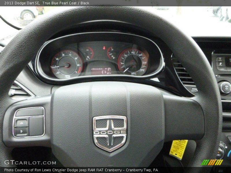 True Blue Pearl Coat / Black 2013 Dodge Dart SE