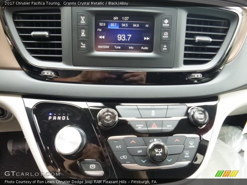 Granite Crystal Metallic / Black/Alloy 2017 Chrysler Pacifica Touring