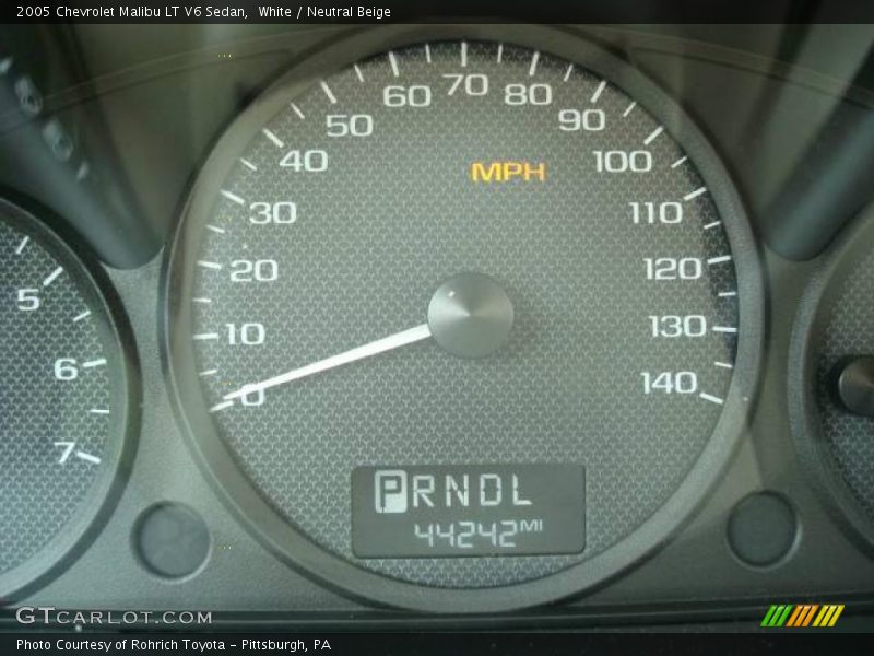 White / Neutral Beige 2005 Chevrolet Malibu LT V6 Sedan