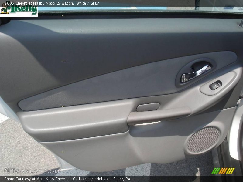 White / Gray 2005 Chevrolet Malibu Maxx LS Wagon