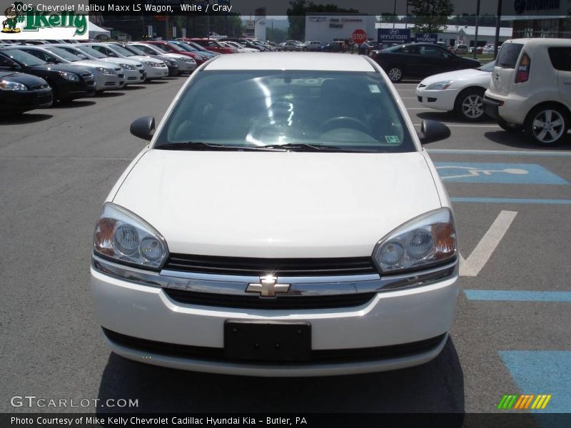 White / Gray 2005 Chevrolet Malibu Maxx LS Wagon