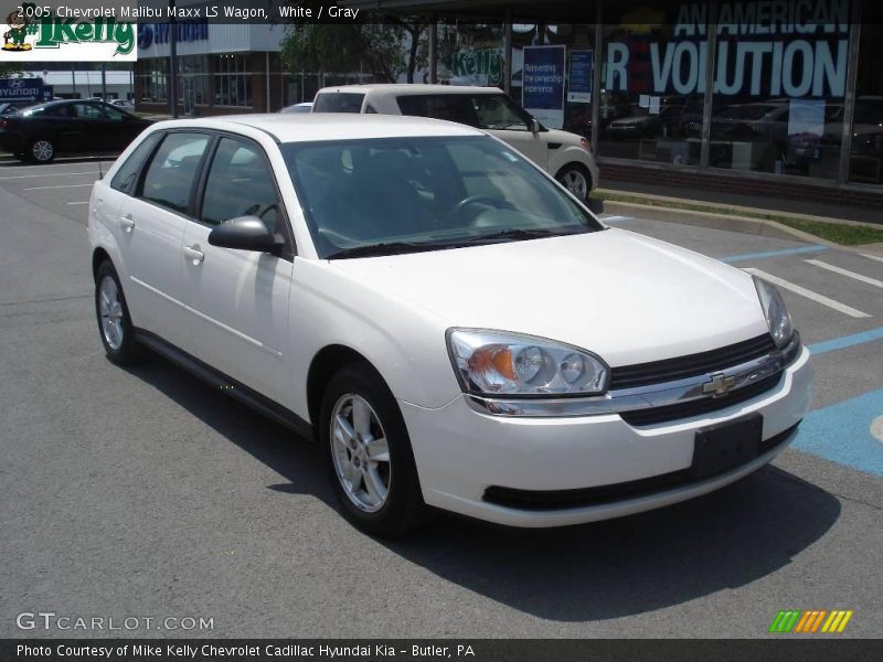 White / Gray 2005 Chevrolet Malibu Maxx LS Wagon