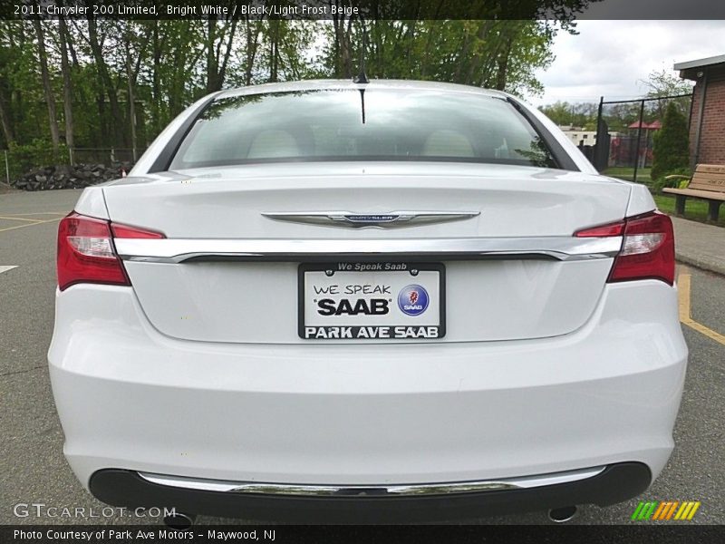 Bright White / Black/Light Frost Beige 2011 Chrysler 200 Limited