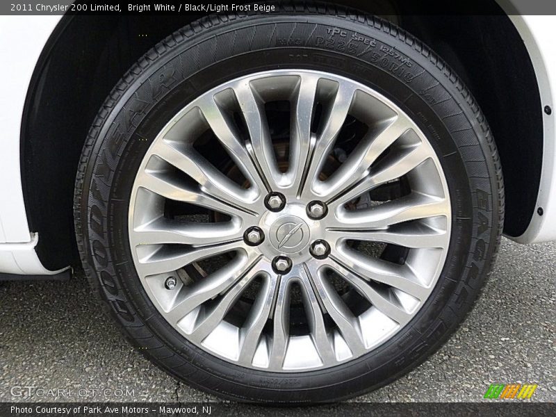 Bright White / Black/Light Frost Beige 2011 Chrysler 200 Limited