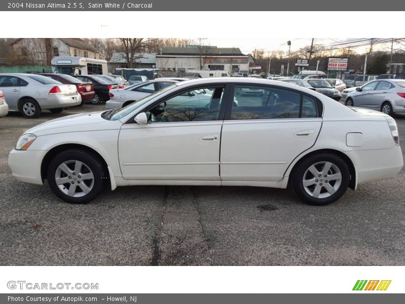 Satin White / Charcoal 2004 Nissan Altima 2.5 S
