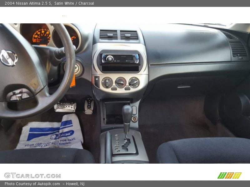 Satin White / Charcoal 2004 Nissan Altima 2.5 S
