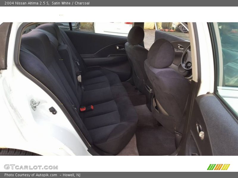 Satin White / Charcoal 2004 Nissan Altima 2.5 S