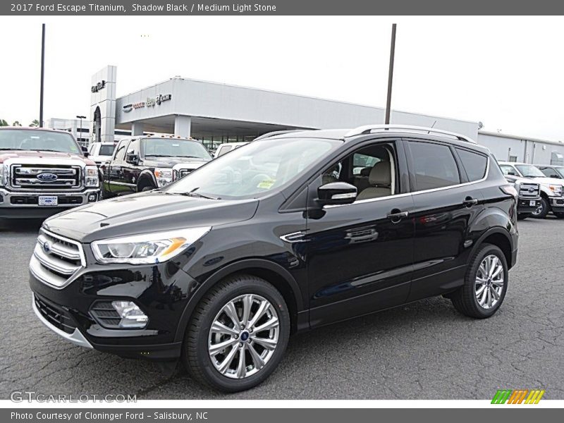 Front 3/4 View of 2017 Escape Titanium