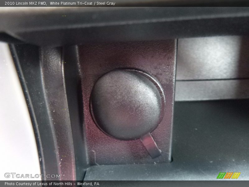 White Platinum Tri-Coat / Steel Gray 2010 Lincoln MKZ FWD