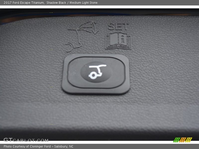 Shadow Black / Medium Light Stone 2017 Ford Escape Titanium
