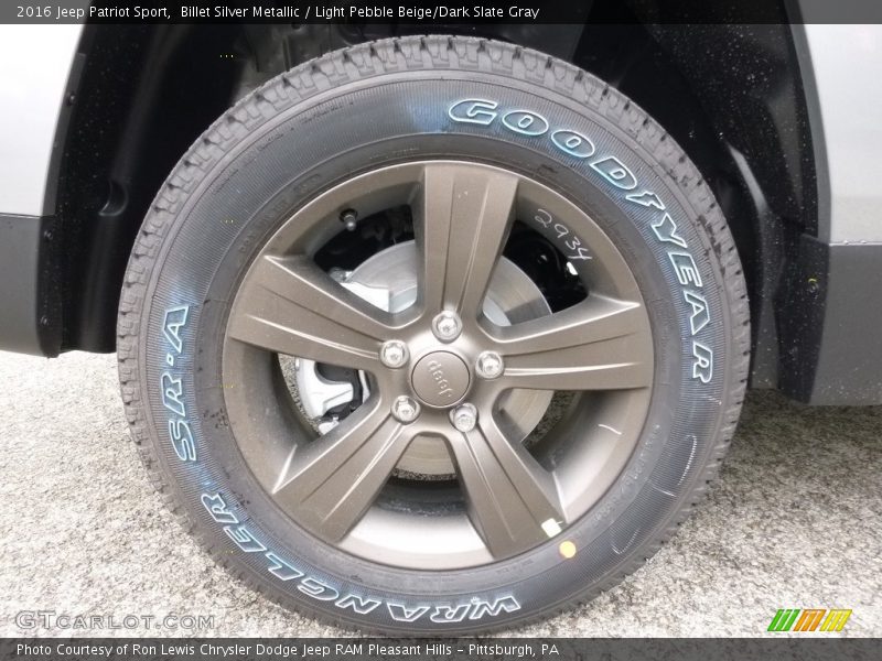Billet Silver Metallic / Light Pebble Beige/Dark Slate Gray 2016 Jeep Patriot Sport