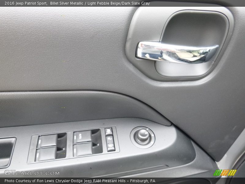Billet Silver Metallic / Light Pebble Beige/Dark Slate Gray 2016 Jeep Patriot Sport