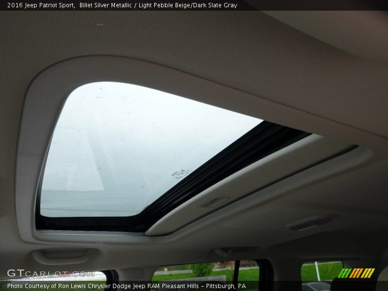 Billet Silver Metallic / Light Pebble Beige/Dark Slate Gray 2016 Jeep Patriot Sport