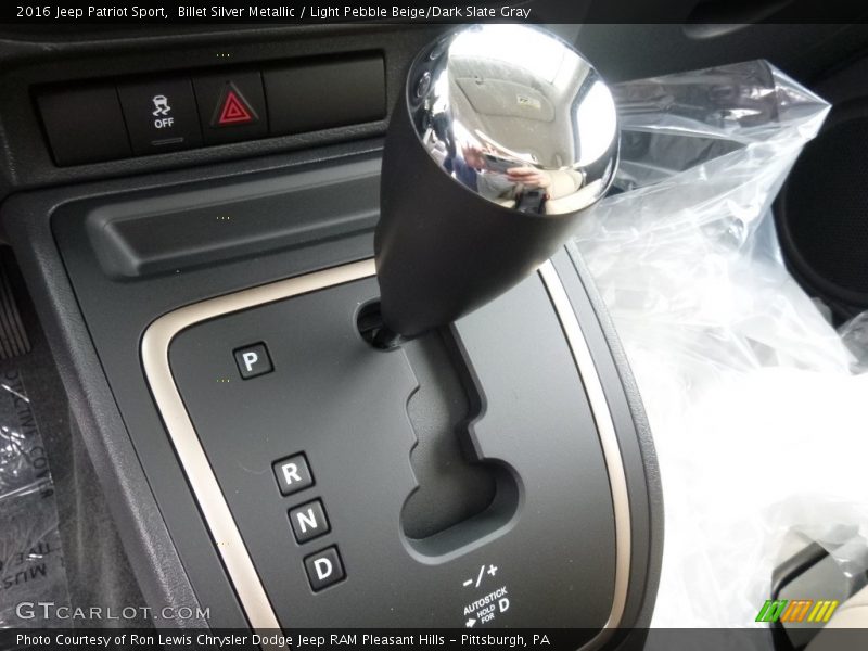 Billet Silver Metallic / Light Pebble Beige/Dark Slate Gray 2016 Jeep Patriot Sport