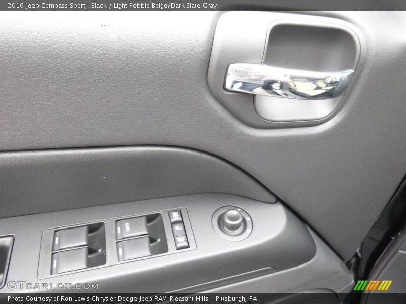 Black / Light Pebble Beige/Dark Slate Gray 2016 Jeep Compass Sport