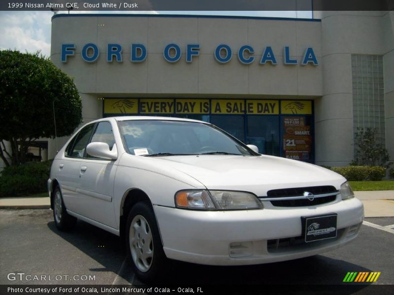 Cloud White / Dusk 1999 Nissan Altima GXE